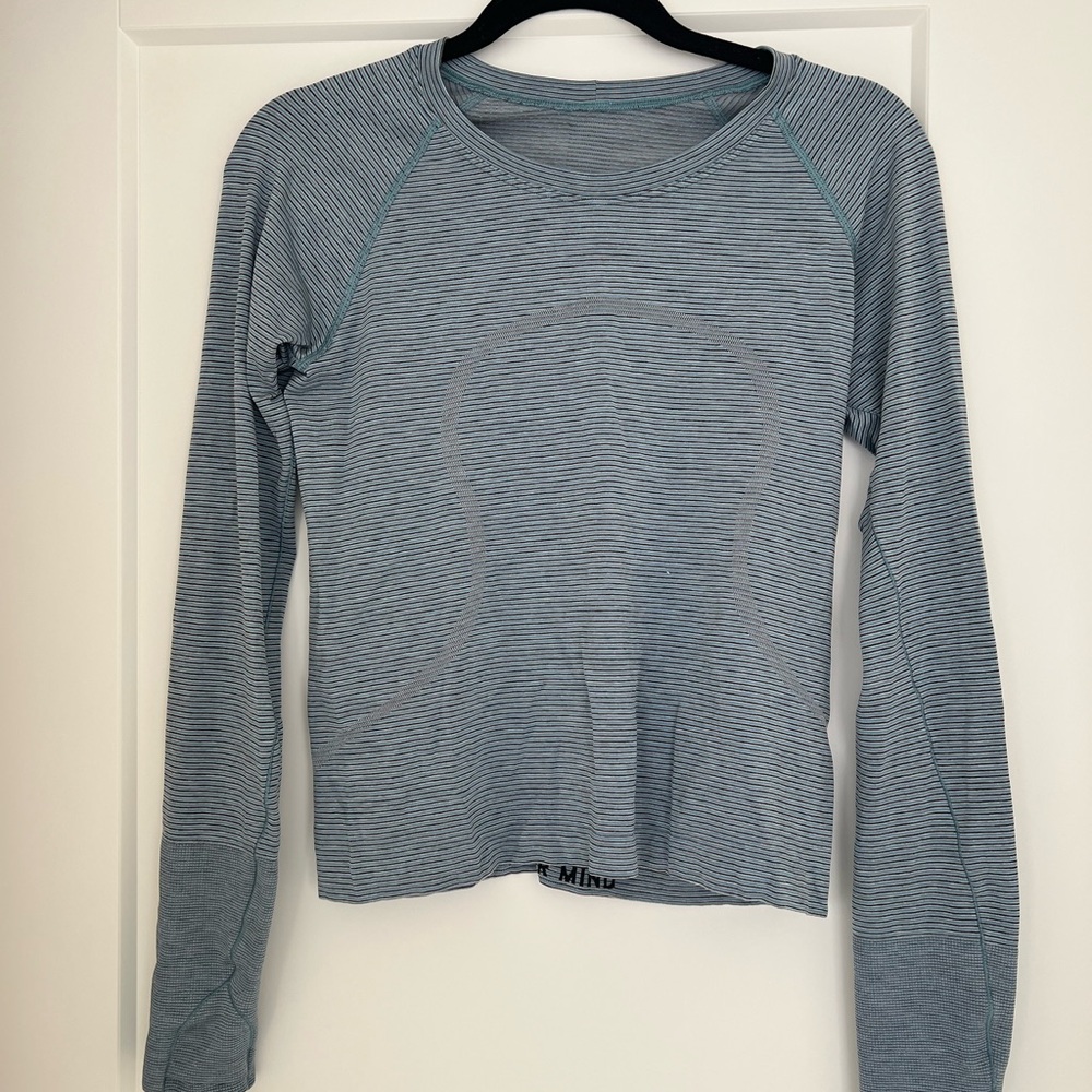 Swiftly Tech Long-Sleeve Shirt 2.0
Waist Length